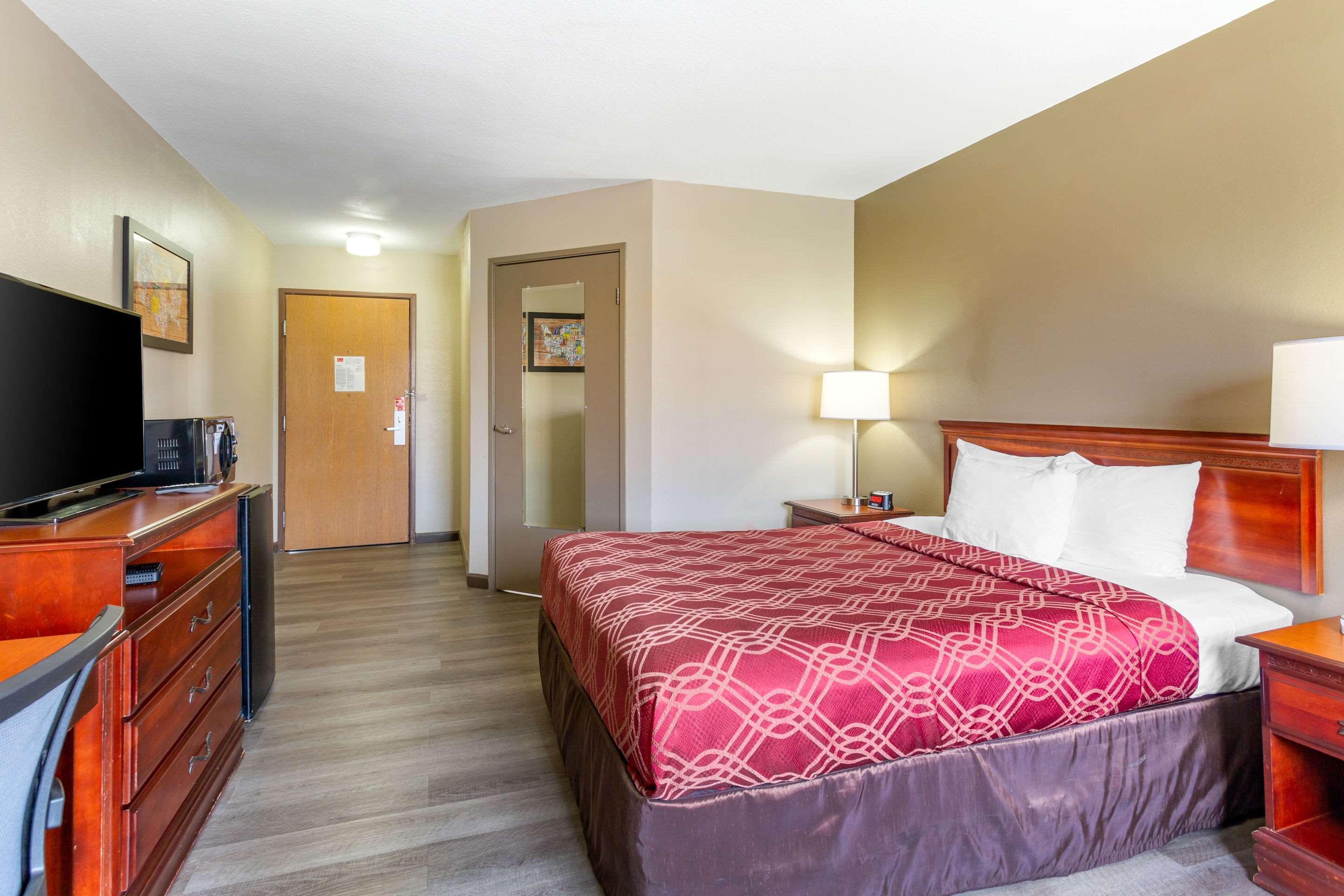 Econo Lodge Inn & Suites Dickson Exterior photo