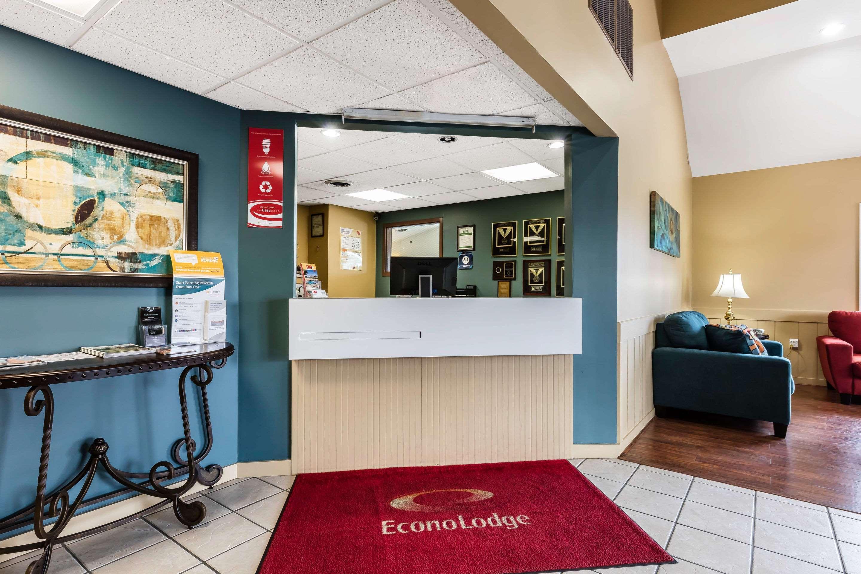 Econo Lodge Inn & Suites Dickson Exterior photo